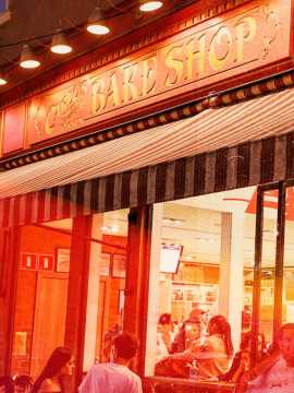 Foto da fachada da loja Carlo's Bakery na Rua Bela Cintra, Jardins, São Paulo