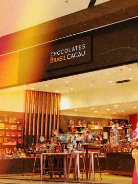Foto da entrada da loja da Chocolates Brasil Cacau no Shopping Eldorado em São Paulo