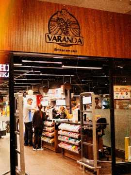 Fachada frontal da loja Empório Varanda