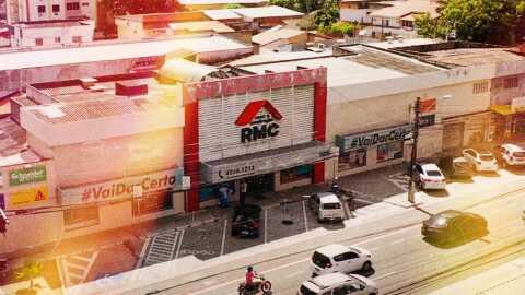 Fachada frontal da loja RMC