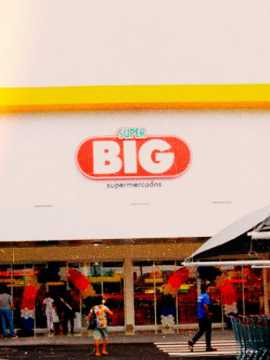 Foto da fachada do Superbig Supermercados