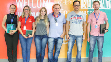 Clientes do Grupo Mano Manfroi junto com o Diretor Junior e colaboradores da CISS